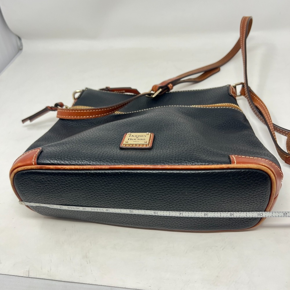 Dooney‎ & Bourke Black & Brown Pebble Grain Crossbody Bag Purse - Picture 12 of 16